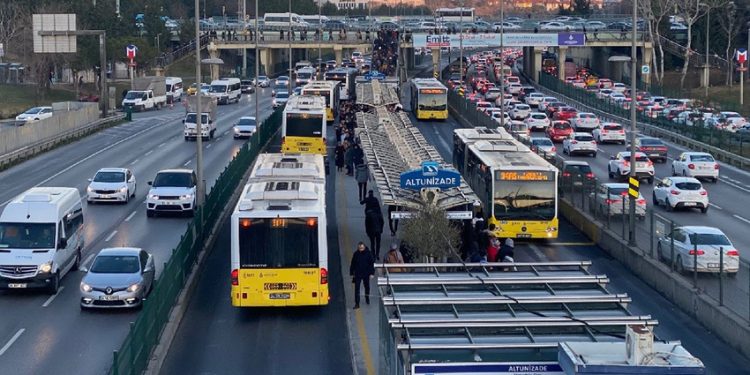 زيادة كبيرة برسوم النقل العام في إسطنبول