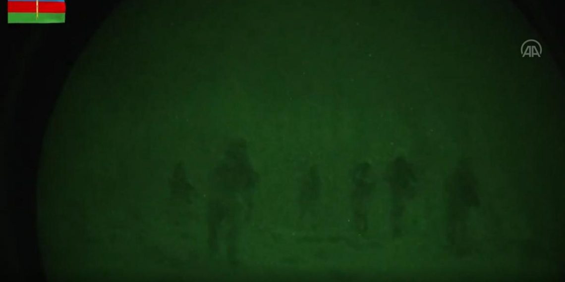 مناورات عسكرية ليلية بين تركيا وأذربيجان 