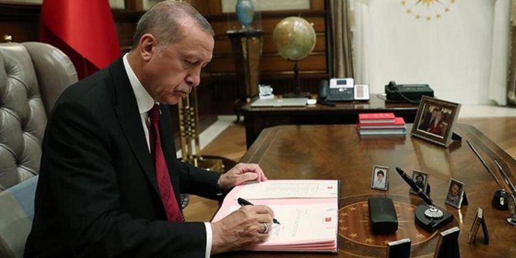 صحفي تركي: أردوغان قد يحل البرلمان التركي