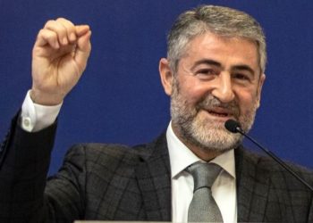 وزير المالية التركي: الليرة بلا قيمة مقارنة بالسنوات السابقة