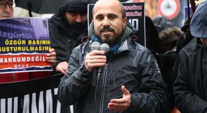 تركيا.. اعتقال مراسل إخباري في يوم الصحفي التركي