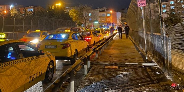 تركيا.. تاكسي إسطنبول يبدأ العمل بالتعرفة الجديدة