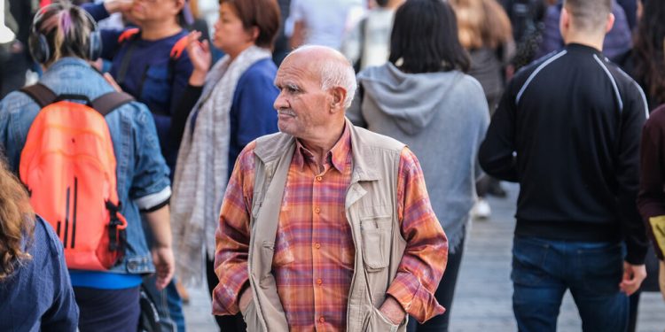 تقرير: سكان إسطنبول يخشون “الأزمات الاقتصادية”