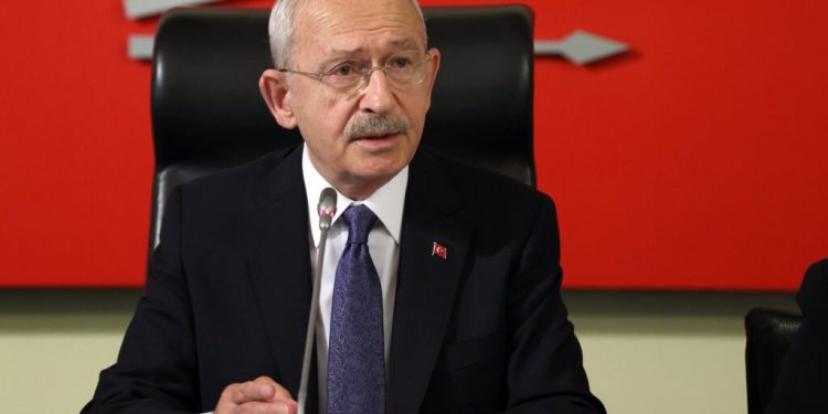 زعيم المعارضة التركية يشكك في نزاهة مجلس الانتخابات