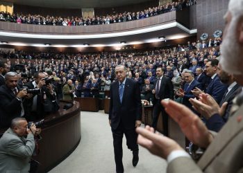 أردوغان يخطط للحرب والقمع لينفذ بجلده