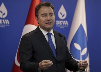 باباجان: أردوغان يحتاج لقرار جمهوري أو تشريع برلماني لخوض الانتخابات