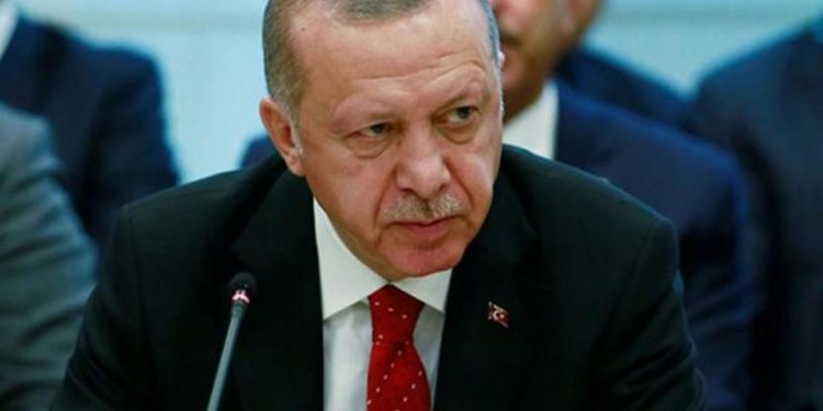 صحفي تركي: أردوغان يواجه مشاكل خطيرة قبل الانتخابات