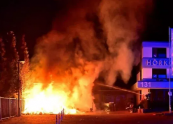 النيران تلتهم مساعدات لضحايا زلزال تركيا بقيمة 20 ألف دولار