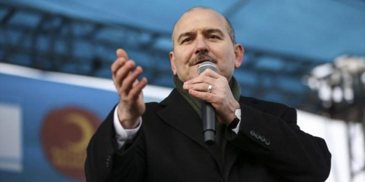 وزير الداخلية التركي يهاجم السفير الأمريكي في تركيا