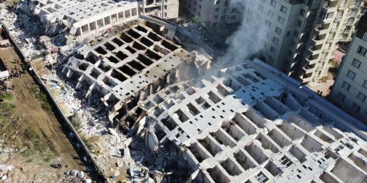 زلزال تركيا.. انطلاق التحقيقات في مخالفات المباني