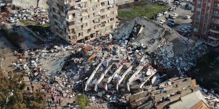 توقعات بارتفاع حصيلة الزلزال في تركيا وسوريا إلى 67 ألف قتيل