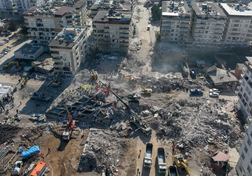 كيف تحولت المجمعات السكنية الفاخرة إلى مقبرة جماعية في تركيا؟