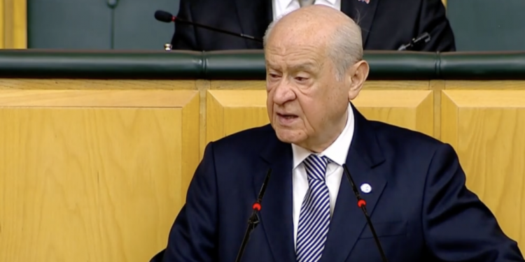 حليف أردوغان: مطالبة الحكومة بالاستقالة “مؤامرة”