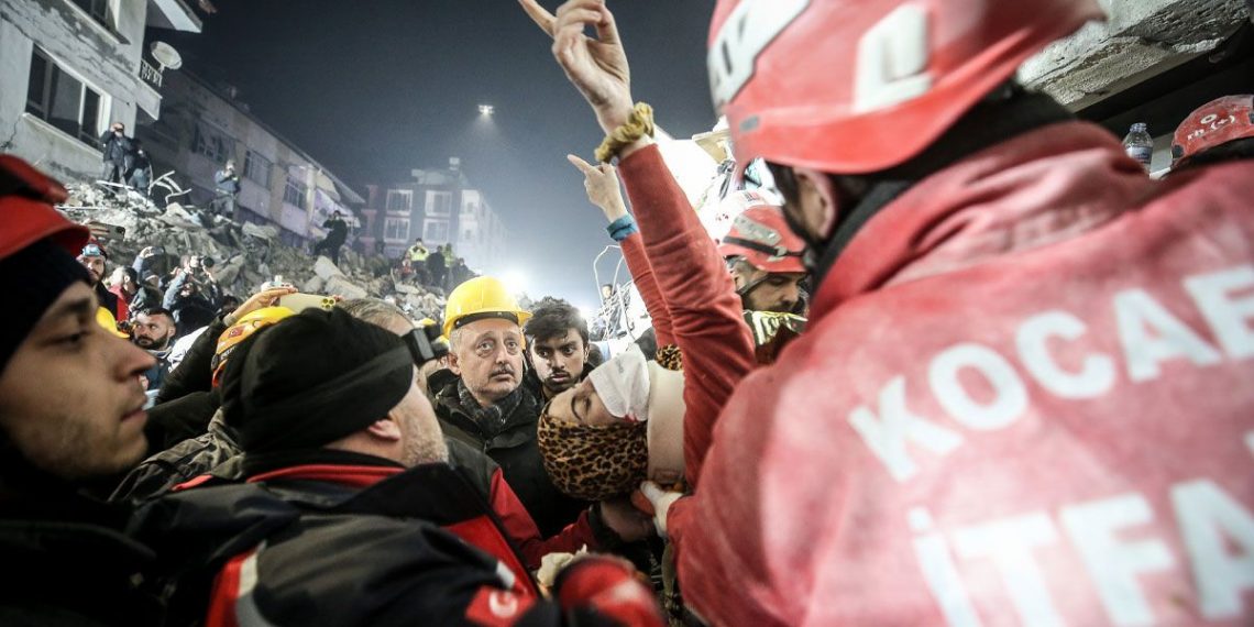 تركيا تعلن عن اعتقالات بسبب “مشاركات استفزازية” حول الزلزال