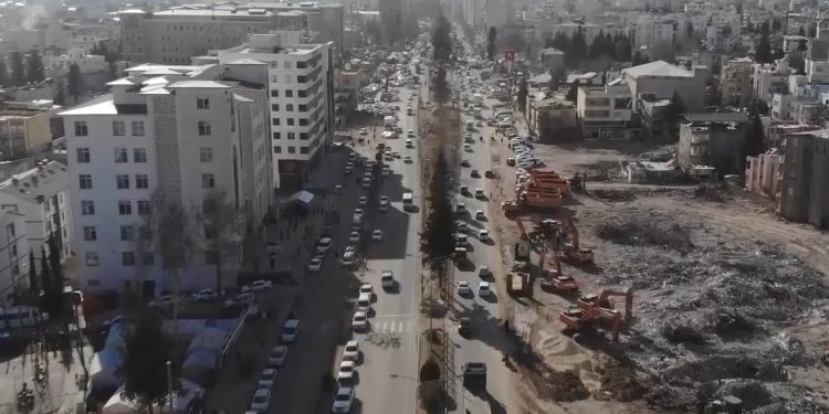 مقطع دعائي بمنطقة الزلزال في تركيا يثير الغضب