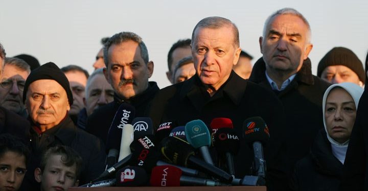 أردوغان يعلن تحول الجامعات للتعليم عن بعد