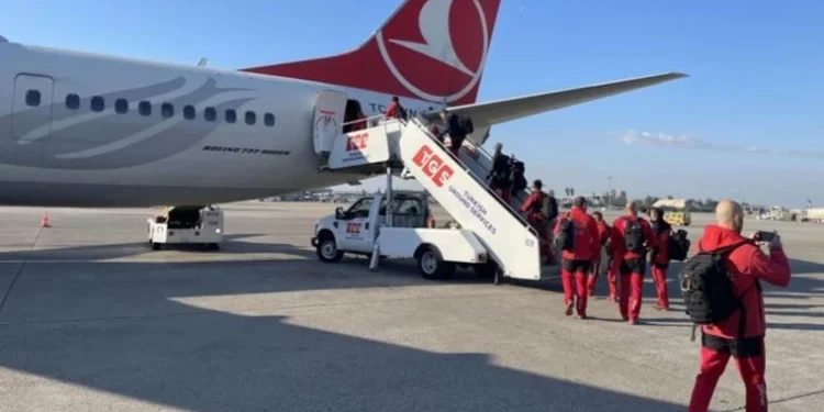 فرق إنقاذ إسبانية تغادر تركيا احتجاجًا على طريقة إنقاذ الضحايا