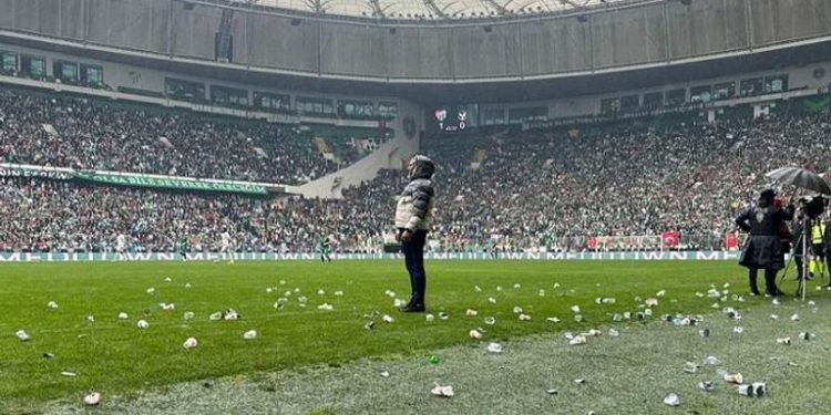 اعتقال 7 بسبب أحداث مباراة بورصة سبور وأمدسبور في بورصة 