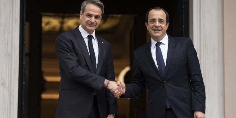 رئيس وزراء اليونان: زلزال تركيا أسهم في تقارب الدولتين