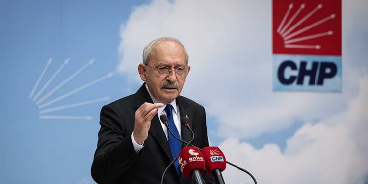 صحفي: حكومة أردوغان تبحث عن قضية فساد مستترة لزعيم المعارضة