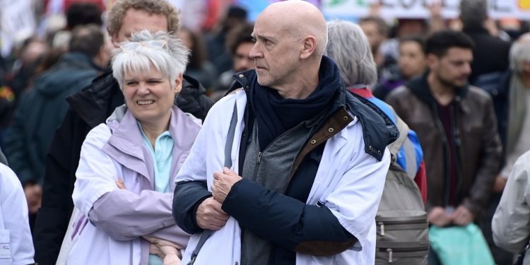 مباراة كرة قدم خيرية لمساعدة متضرري الزلزال في تركيا