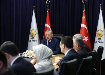 أردوغان يصف المعارضة بتحالف فاسد يلعب على طاولة القمار!