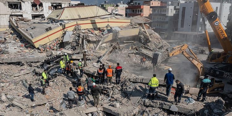 1297 لقوا حتفهم بزلزال تركيا لم يستدل على هويتهم بعد