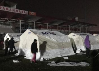 تركيا.. هل تركب الحكومة عدادات كهرباء في خيام ضحايا الزلزال؟