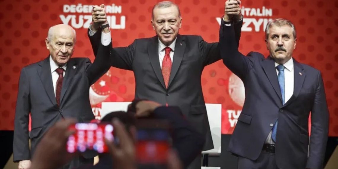 صحفي تركي: حزبان جديدان ينضمان لتحالف أردوغان