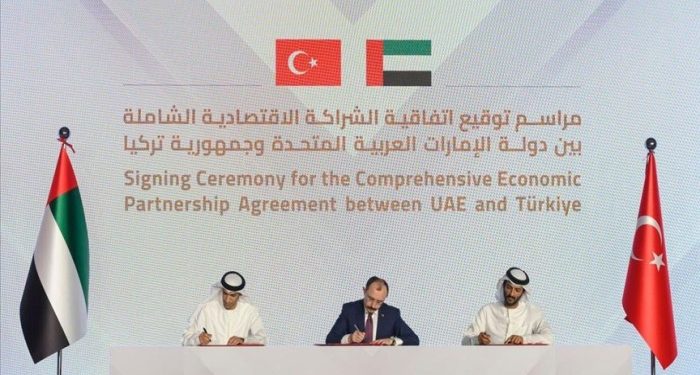 الإمارات وتركيا توقعان اتفاقية تجارة حرة