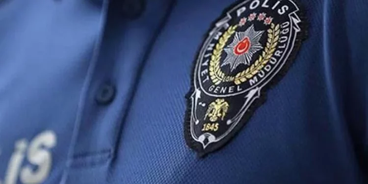 تركيا.. اعتقال مساعد قائد شرطة سرق مجوهرات من بين الأنقاض