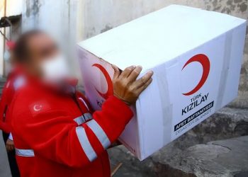 صحفي تركي: الهلال الأحمر يحجب مساعدات صينية عن ضحايا الزلزال