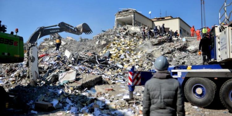 تركيا.. تراجع أعداد العمال المؤمّن عليهم بمناطق الزلزال 