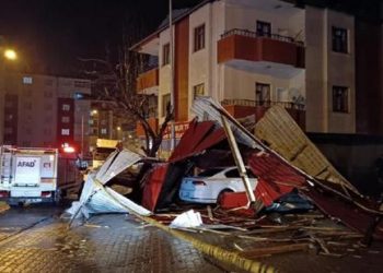 أمطار وعواصف تتسبّب بالكوارث في تركيا