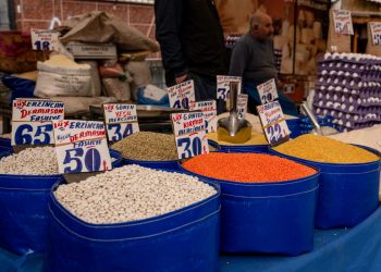 ارتفاع التضخم النقدي في تركيا على أساس شهري