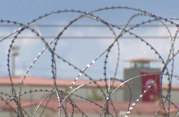 64 معتقلًا ألمانيًّا في سجون تركيا