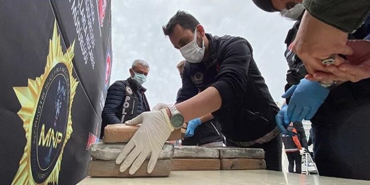 ضبط 97 كجم كوكايين في ميناء مرسين