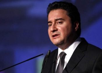 باباجان: أردوغان يحاول التستر على إهمال حكومته خلال الزلزال