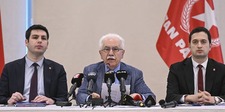 رئيس الحزب الوطني يطالب أنصاره بالتصويت لصالح أردوغان