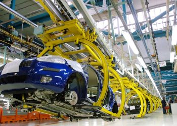 كم يبلغ عدد مصانع السيارات في تركيا؟