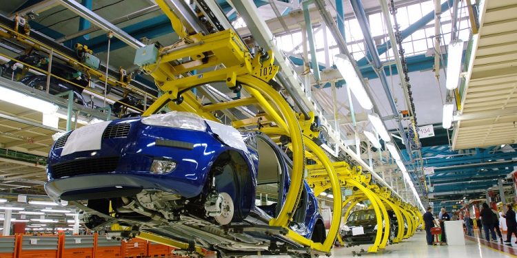 كم يبلغ عدد مصانع السيارات في تركيا؟