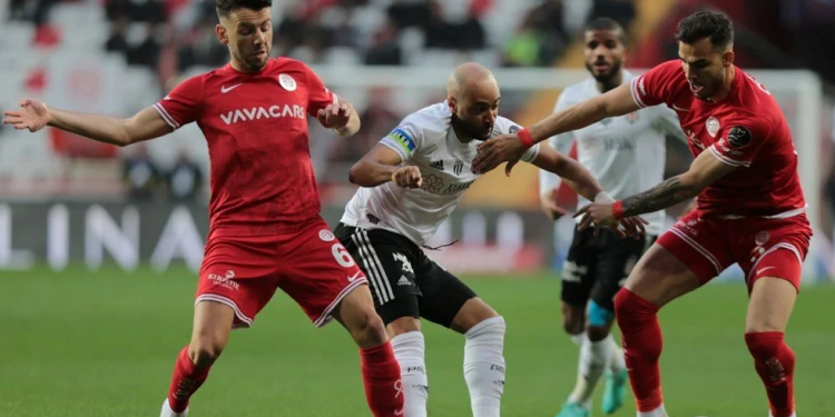 بشكتاش يفوز على أنطاليا سبور