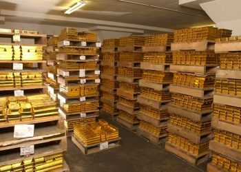 البنك المركزي التركي يبيع الذهب للسيطرة على الدولار