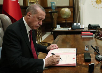 أردوغان يعين 68 نائب وزير في 17 وزارة
