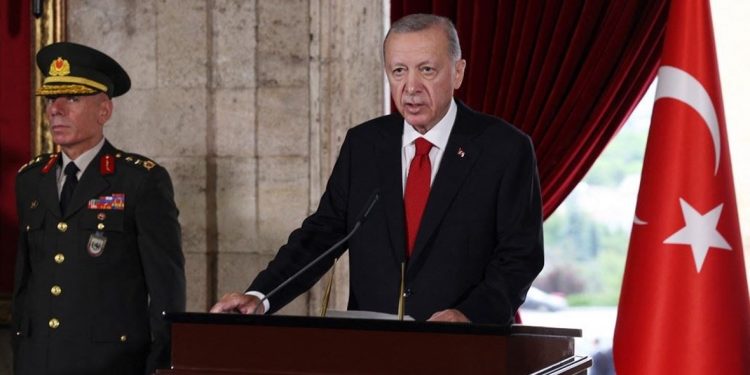 أردوغان يعرض مشاركة تركيا في تحقيق بشأن سد كاخوفكا