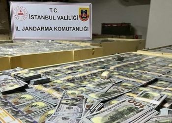 ضبط 1 مليار دولار مزيفين في إسطنبول