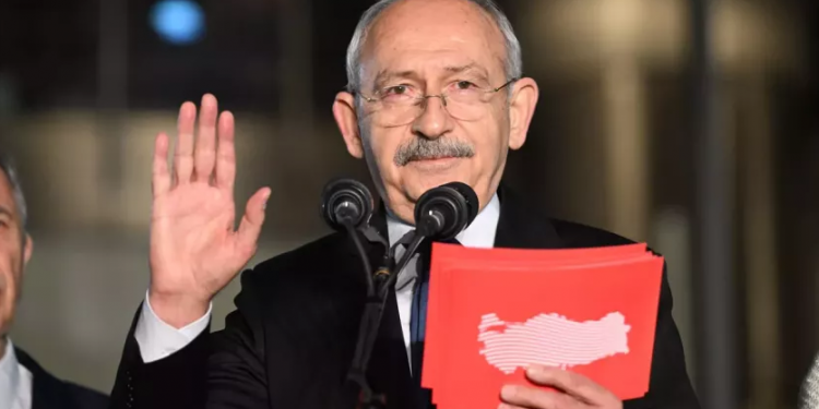 استطلاع رأي: 62% من ناخبي المعارضة يرغبون في استقالة كليجدار أوغلو