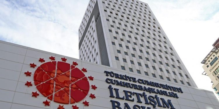 صحفي: دائرة الاتصال بالرئاسة تنفق ميزانيتها على الانتخابات التركية