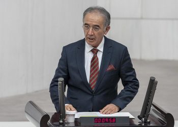 تركيا.. استقالة أحد مؤسسي حزب الخير 