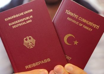 الأتراك يسابقون السوريين في الحصول على الجنسية الألمانية